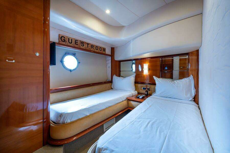 TO LIFE  62ft Azimut Yacht For Sale