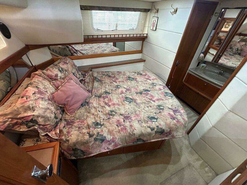Compromise 35ft Bayliner Yacht For Sale