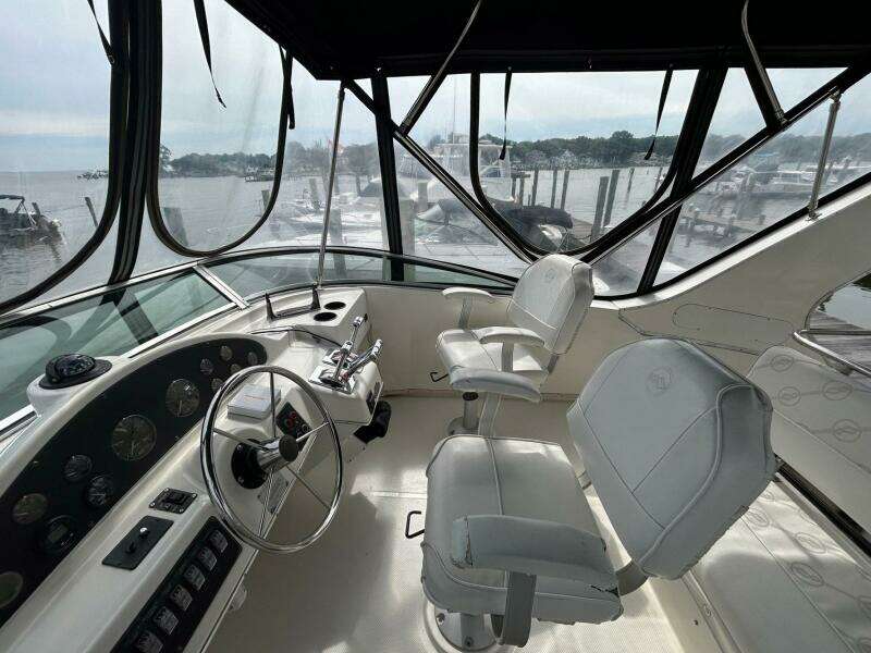 Compromise 35ft Bayliner Yacht For Sale