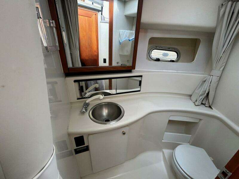 Compromise 35ft Bayliner Yacht For Sale