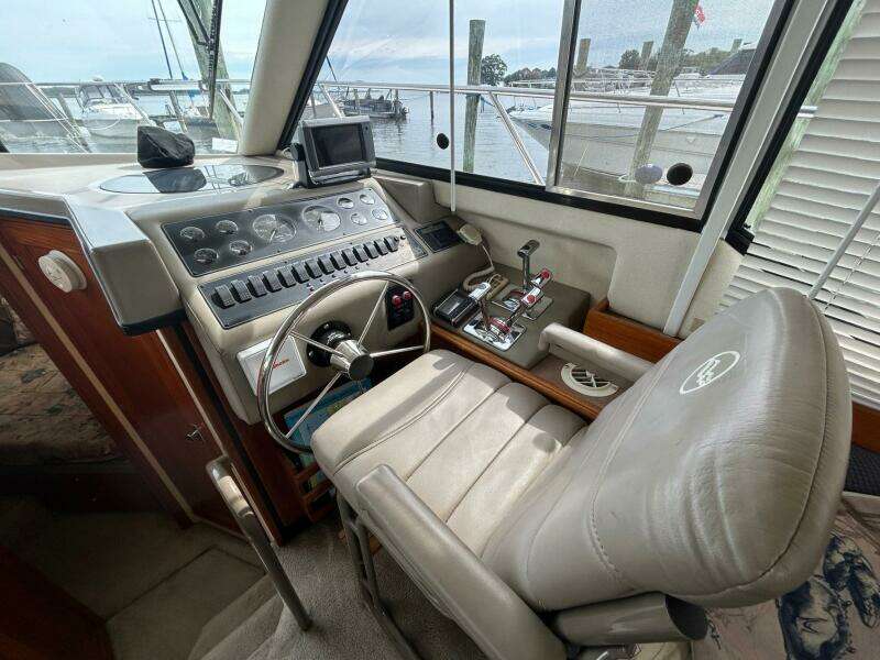 Compromise 35ft Bayliner Yacht For Sale