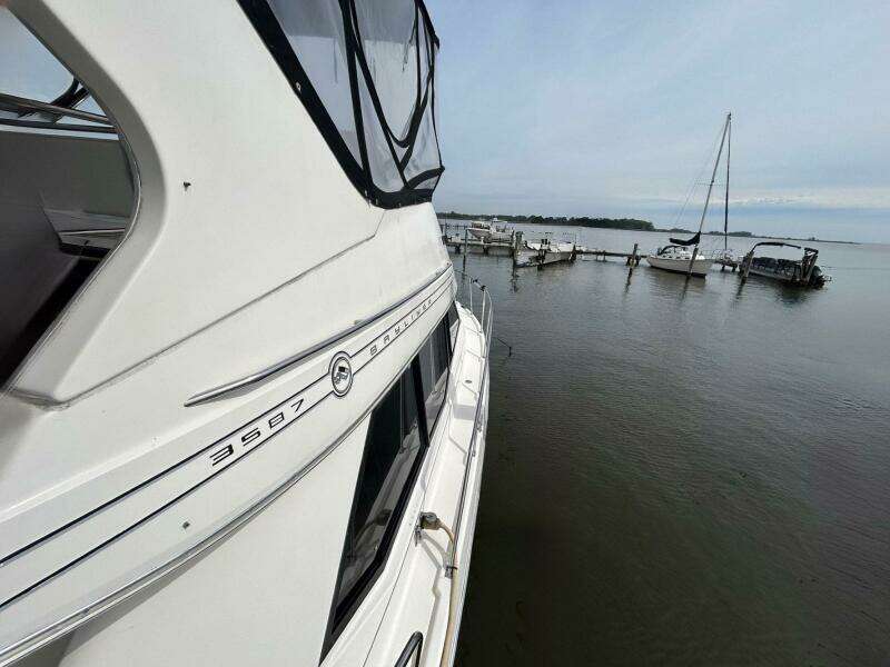 Compromise 35ft Bayliner Yacht For Sale