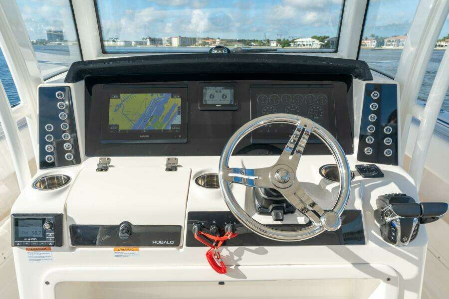30ft Robalo Yacht For Sale