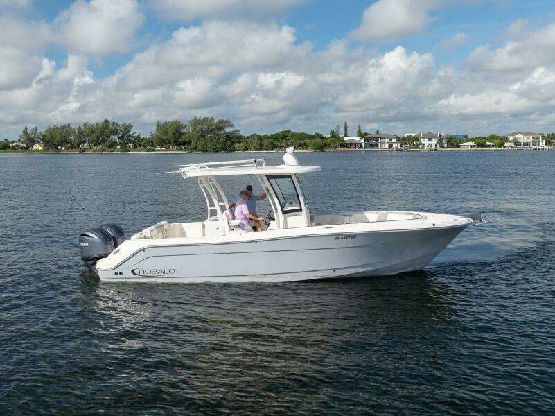 30ft Robalo Yacht For Sale