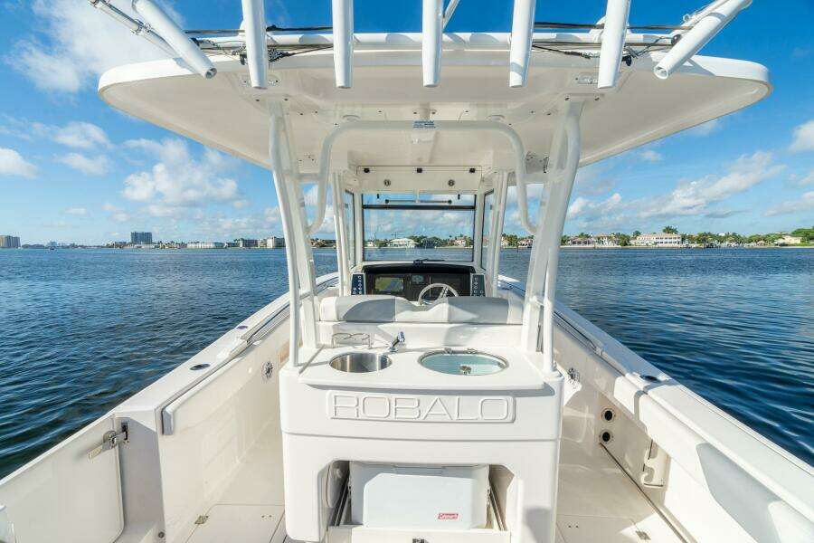 30ft Robalo Yacht For Sale