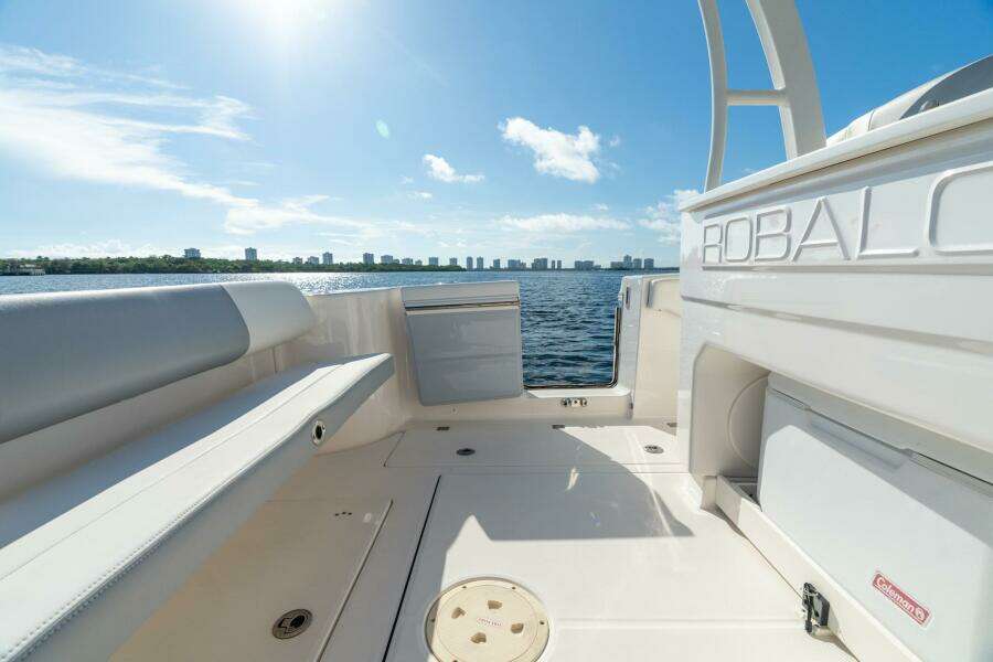 30ft Robalo Yacht For Sale