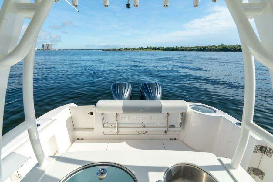 30ft Robalo Yacht For Sale