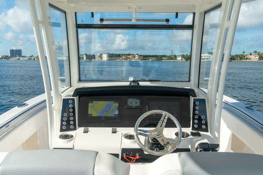 30ft Robalo Yacht For Sale
