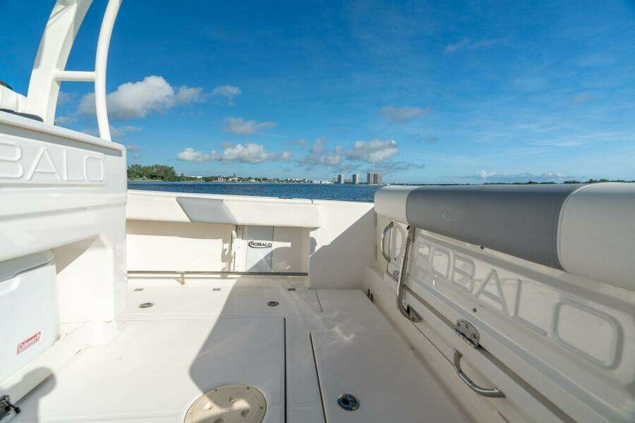 30ft Robalo Yacht For Sale