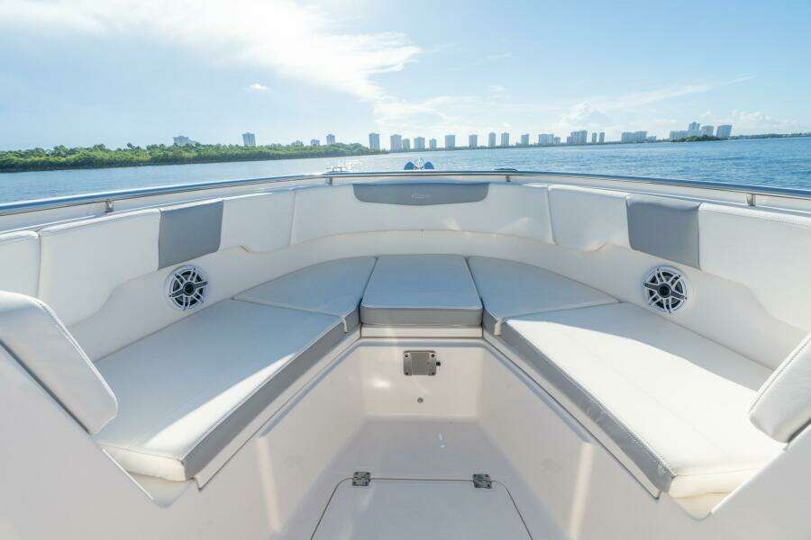 30ft Robalo Yacht For Sale
