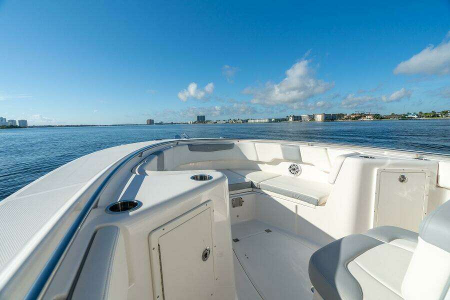 30ft Robalo Yacht For Sale