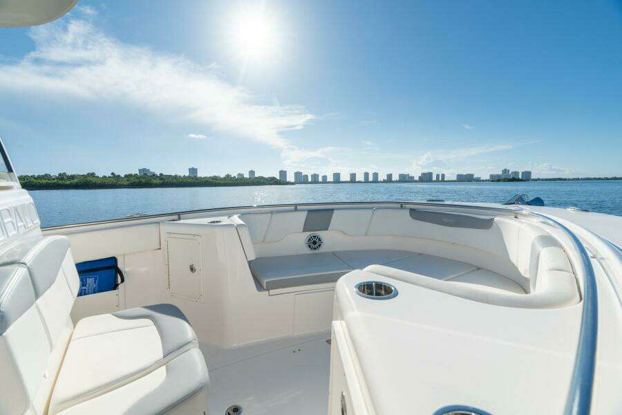 30ft Robalo Yacht For Sale