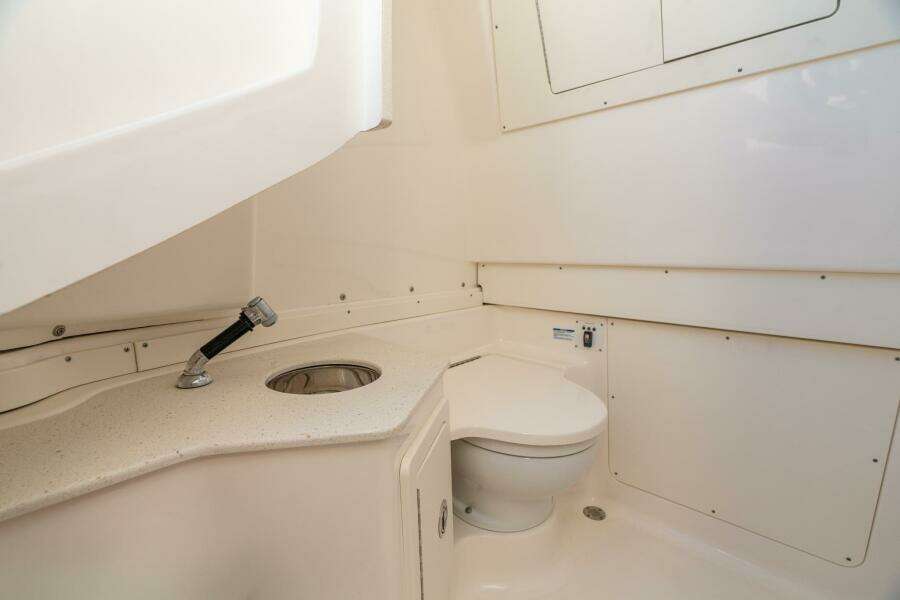 30ft Robalo Yacht For Sale