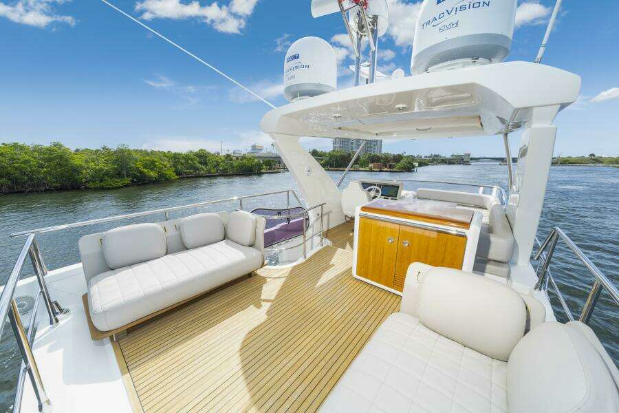 OUR TRADE 50ft Azimut Yacht For Sale OUR TRADE 50ft Azimut Yacht For Sale