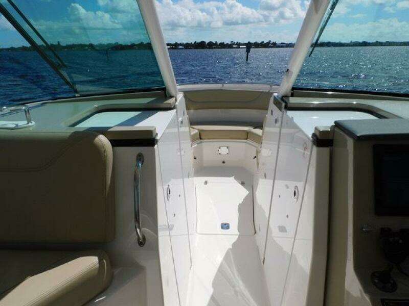 32ft Pursuit Yacht For Sale