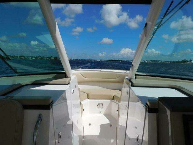 32ft Pursuit Yacht For Sale