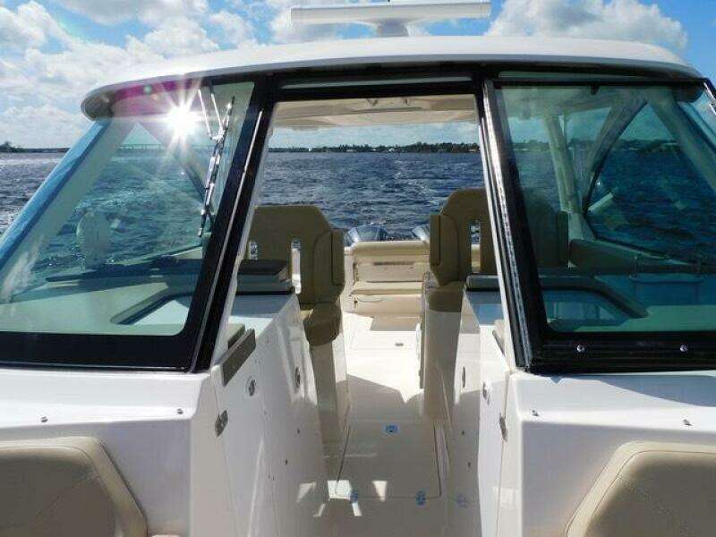 32ft Pursuit Yacht For Sale