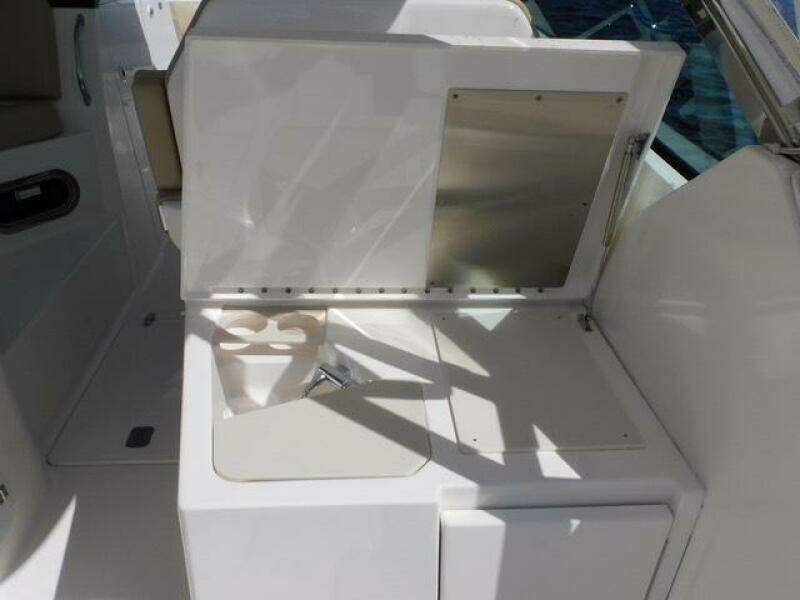 32ft Pursuit Yacht For Sale
