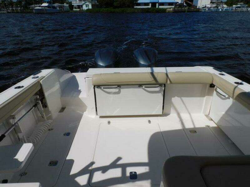 32ft Pursuit Yacht For Sale