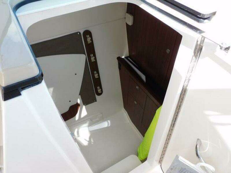 32ft Pursuit Yacht For Sale