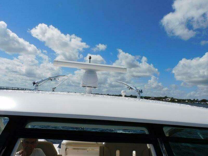 32ft Pursuit Yacht For Sale