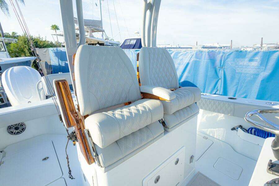 29ft Freeman Yacht For Sale