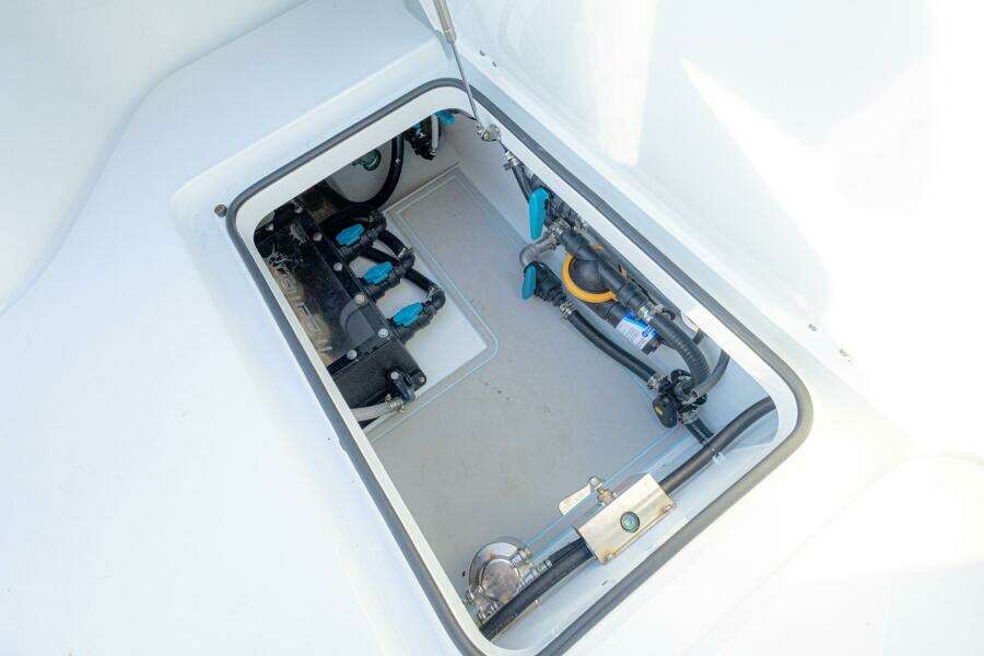 29ft Freeman Yacht For Sale