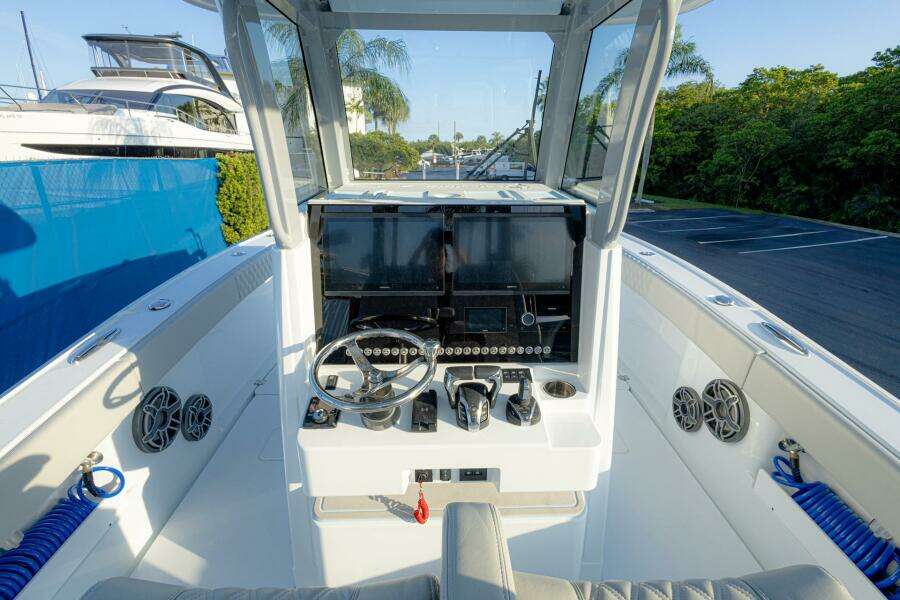 29ft Freeman Yacht For Sale