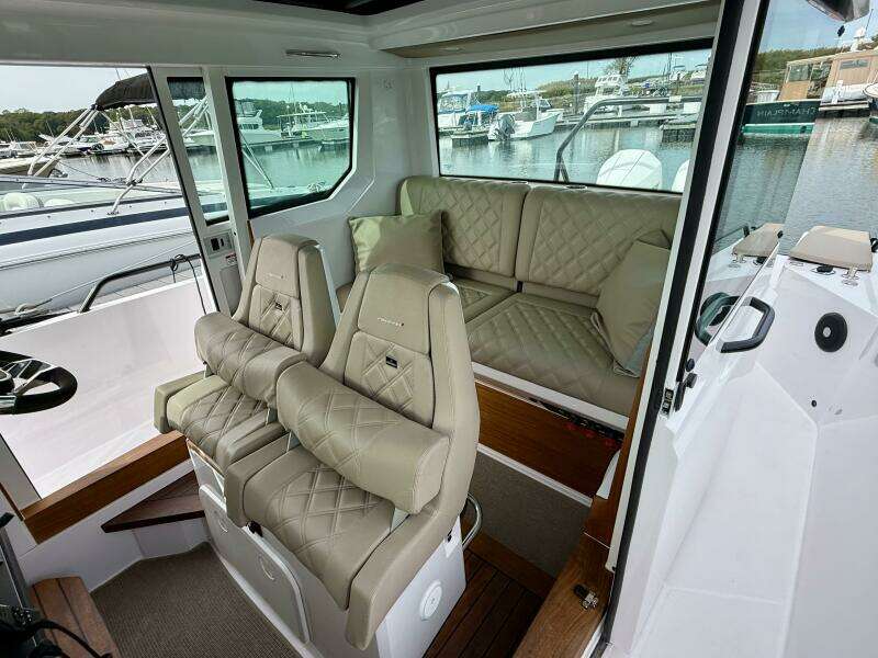 Macchina 28ft Axopar Yacht For Sale