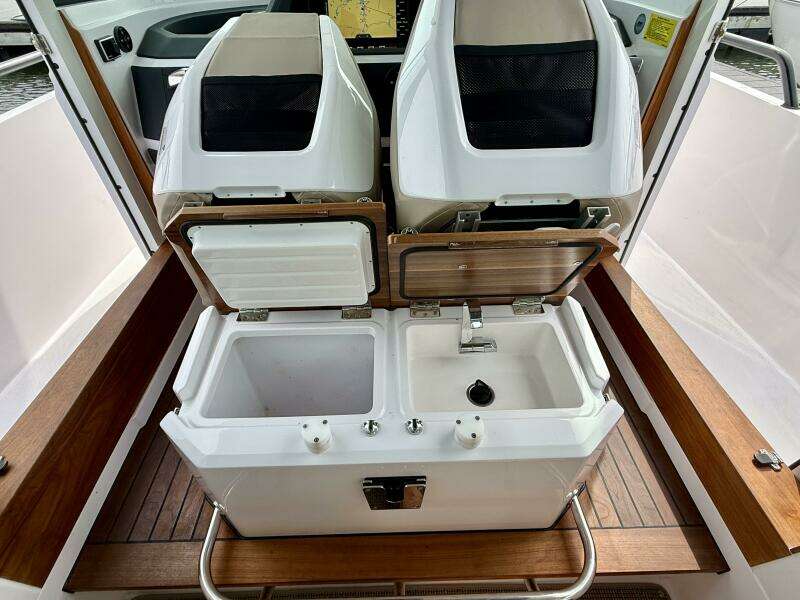 Macchina 28ft Axopar Yacht For Sale