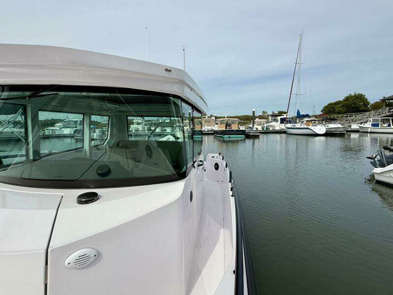 Macchina 28ft Axopar Yacht For Sale