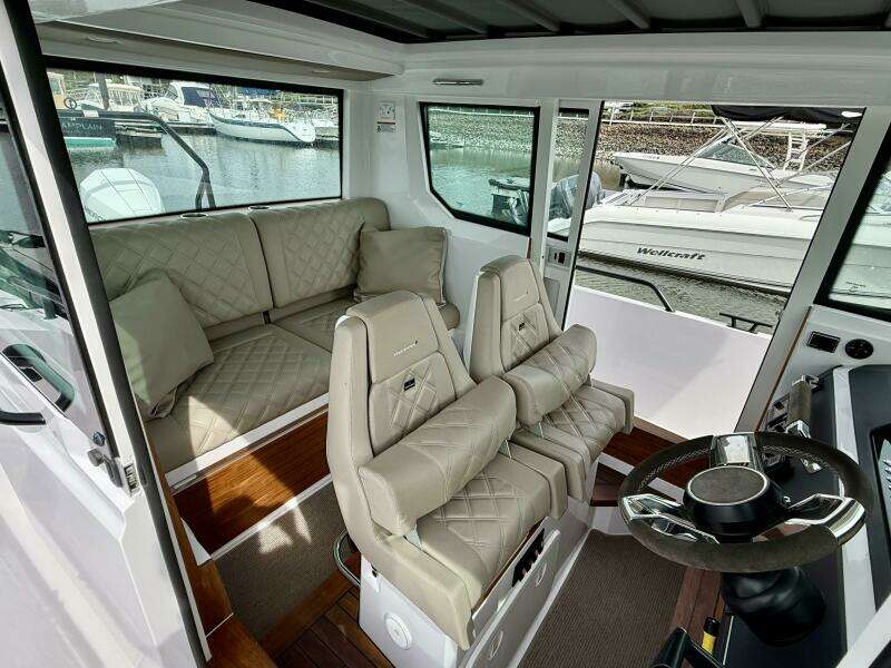 Macchina 28ft Axopar Yacht For Sale