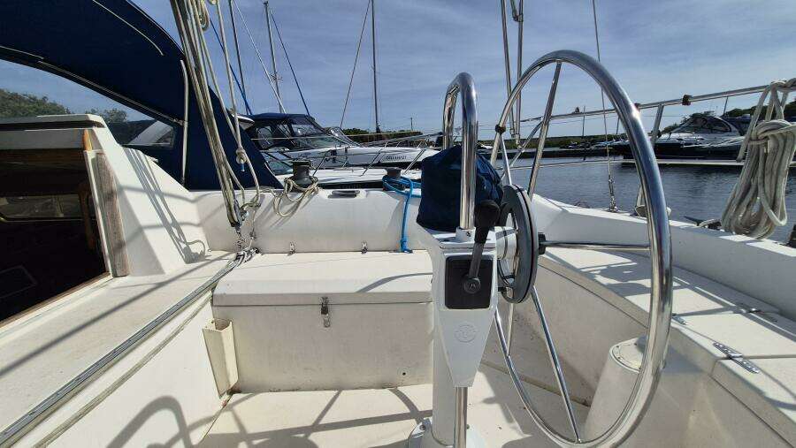 Wind Raker  35ft Mirage Yachts Yacht For Sale