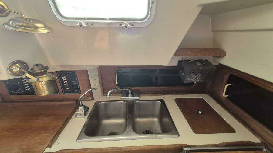 Wind Raker  35ft Mirage Yachts Yacht For Sale