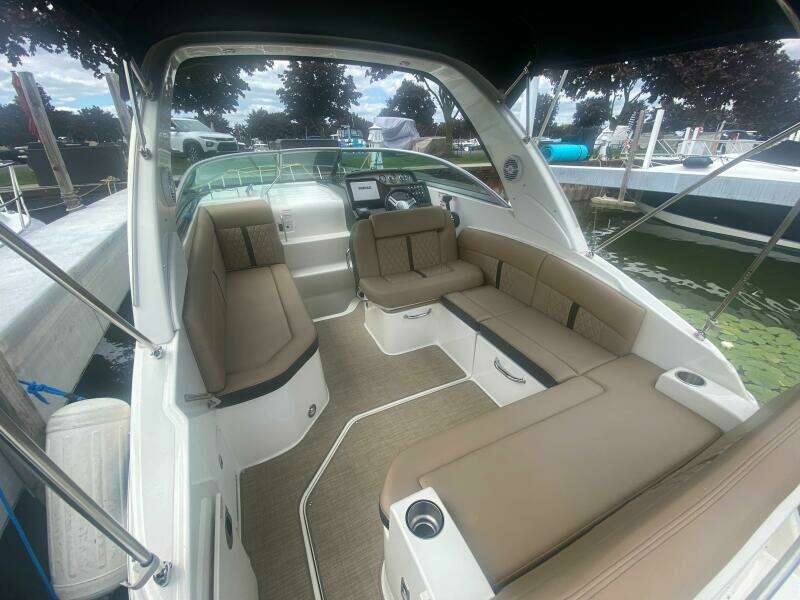 26ft Sea Ray Yacht For Sale