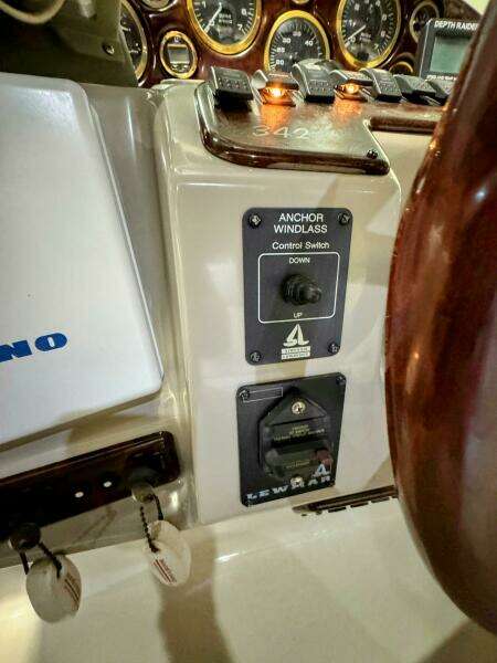 34ft Rinker Yacht For Sale