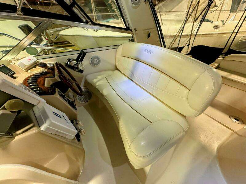34ft Rinker Yacht For Sale