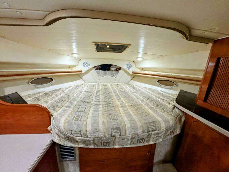 34ft Rinker Yacht For Sale