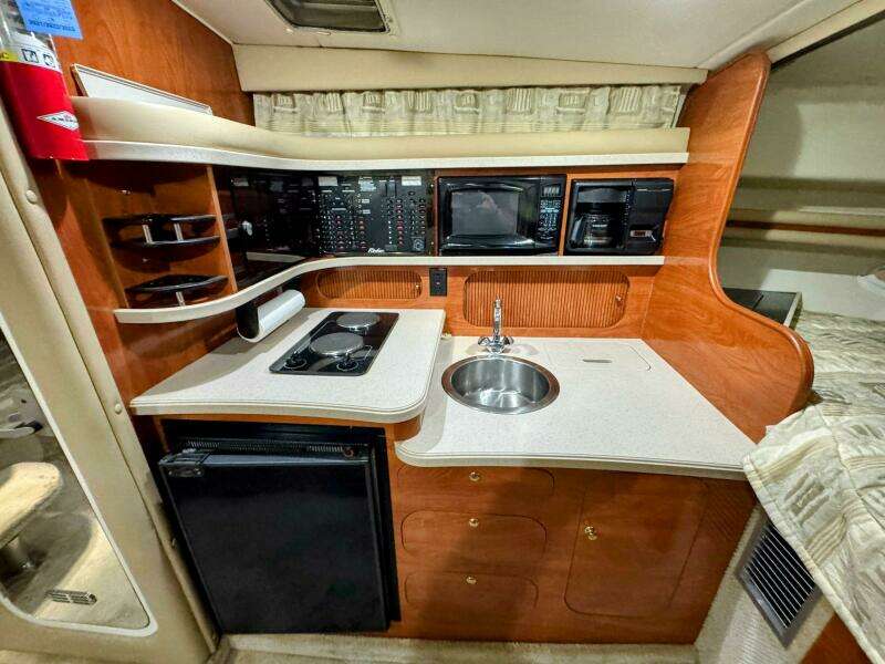 34ft Rinker Yacht For Sale