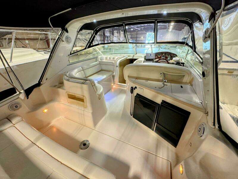 34ft Rinker Yacht For Sale