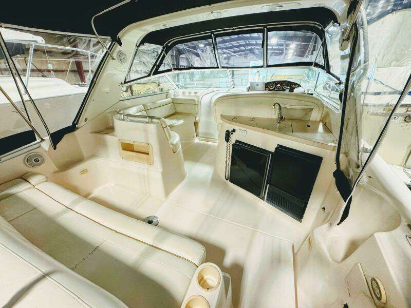 34ft Rinker Yacht For Sale