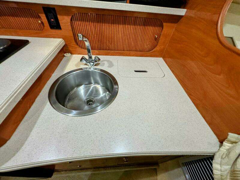 34ft Rinker Yacht For Sale