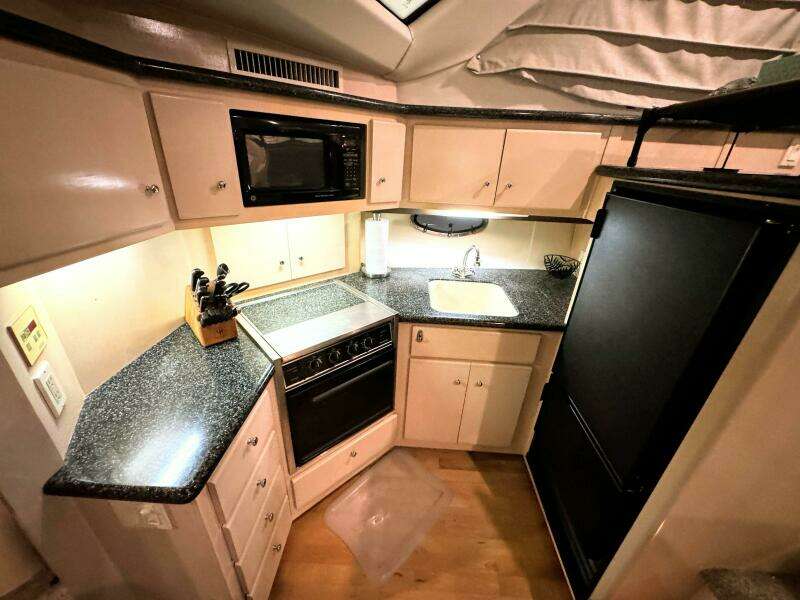 40ft Carver Yacht For Sale