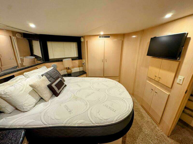 40ft Carver Yacht For Sale