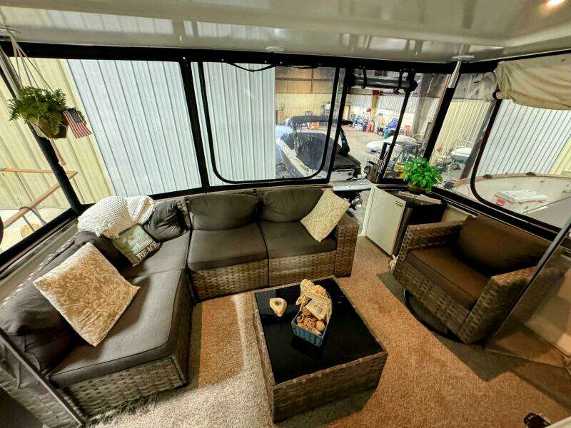 40ft Carver Yacht For Sale