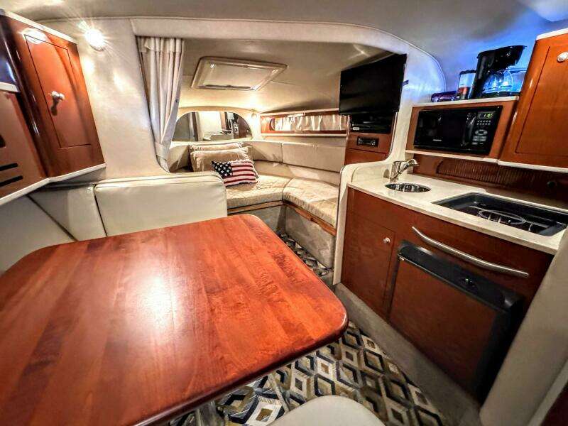 28ft Sea Ray Yacht For Sale