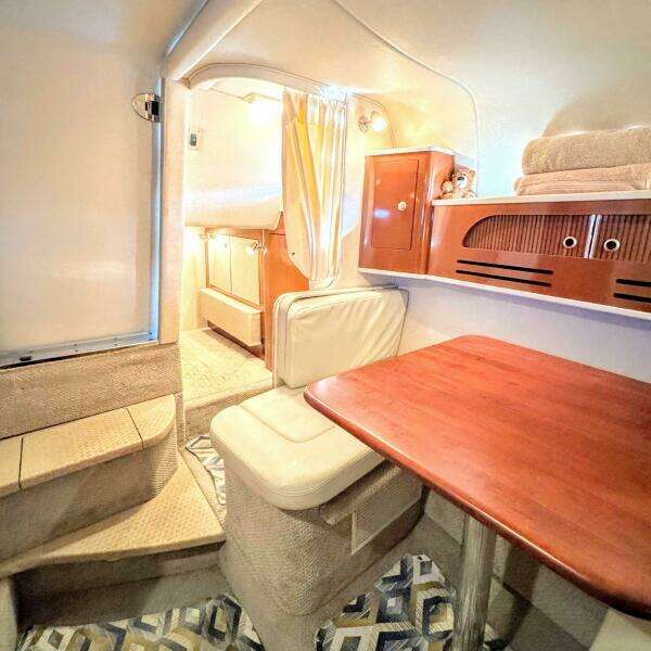 28ft Sea Ray Yacht For Sale