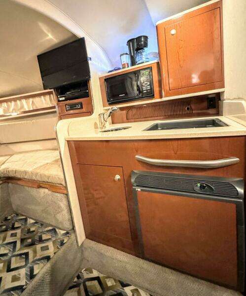 28ft Sea Ray Yacht For Sale