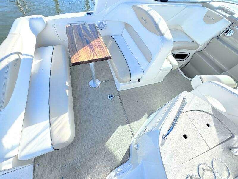 28ft Sea Ray Yacht For Sale