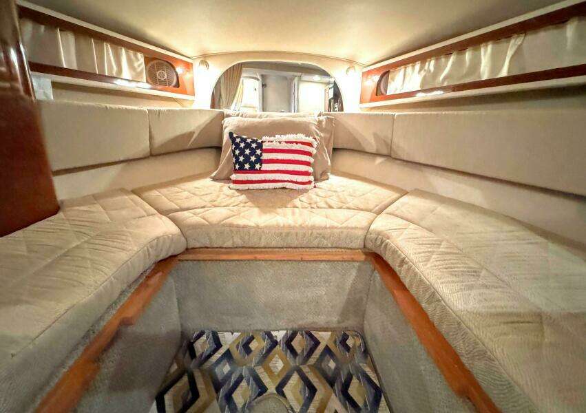 28ft Sea Ray Yacht For Sale